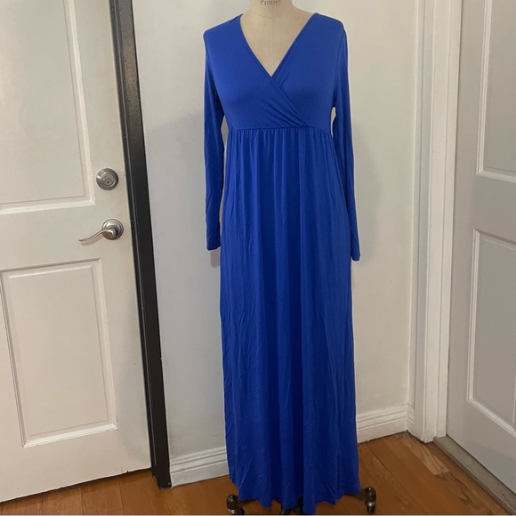 MATERNITY AAMILIFE Maternity V-Neck Long Sleeve Ruched Waist Dress - Picture 5 of 12